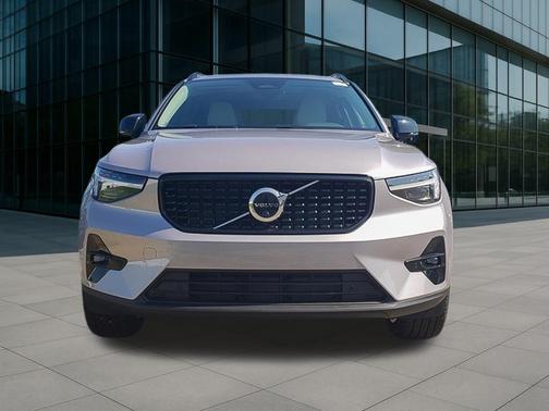 2026 Volvo XC40 B5 Ultra