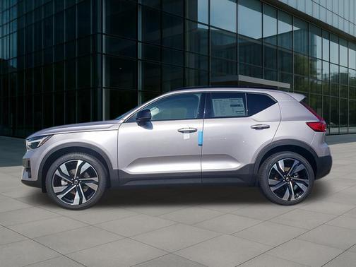 2026 Volvo XC40 B5 Ultra