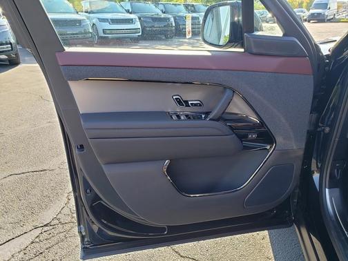 2025 Land Rover Range Rover Sport SE