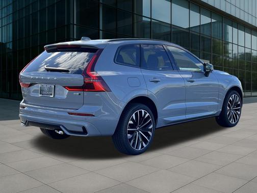 2026 Volvo XC60 B5 Ultra