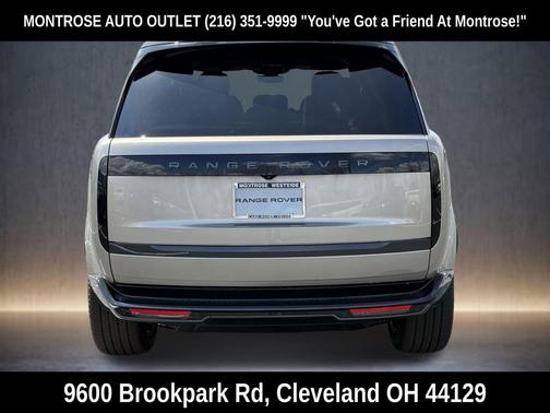 Gold 2026 Land Rover Range Rover P400 SE 7 Seat