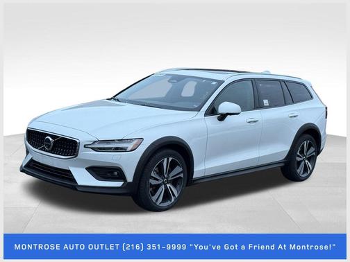 2024 Volvo V60 Cross Country B5 Plus
