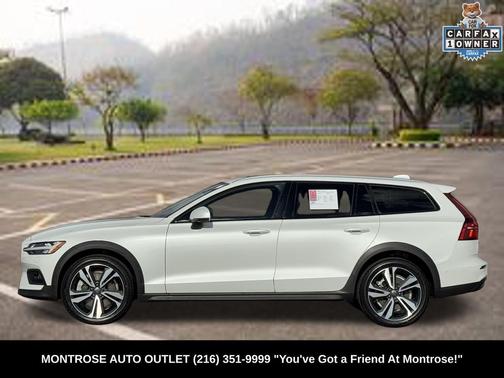 2024 Volvo V60 Cross Country B5 Plus