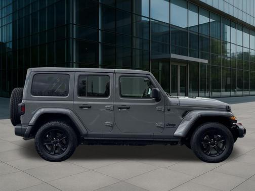 2023 Jeep Wrangler 4-Door Sahara Altitude 4x4
