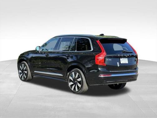 2025 Volvo XC90 Plug-In Hybrid T8 Plus 6-Seater