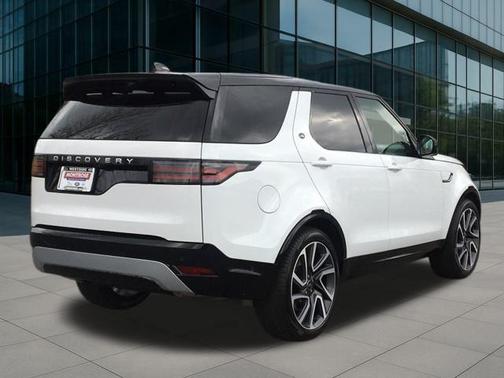 2024 Land Rover Discovery P360 Metropolitan Edition