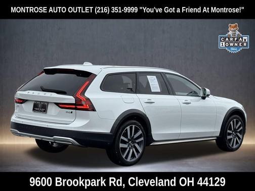 2022 Volvo V90 Cross Country B6