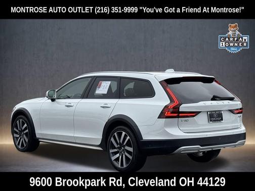 2022 Volvo V90 Cross Country B6