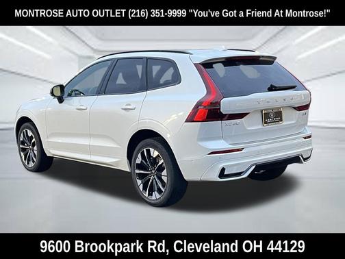 Crystal White Metallic 2026 Volvo XC60 B5 Plus