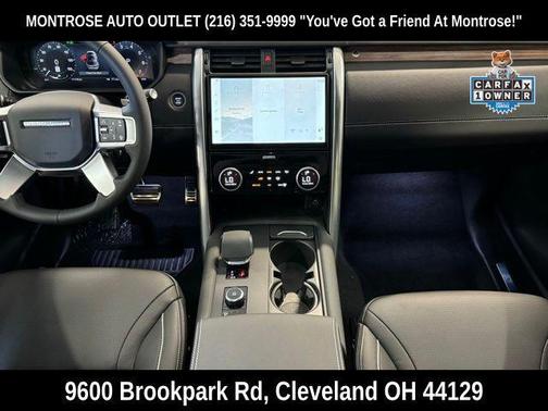 2024 Land Rover Discovery P300 Dynamic SE