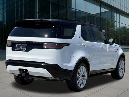 2024 Land Rover Discovery P300 Dynamic SE