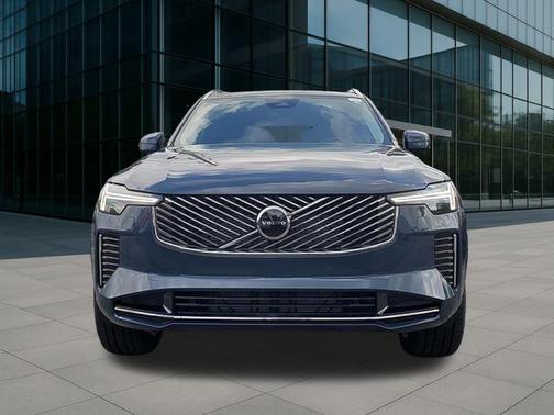 2026 Volvo XC90 B6 Core