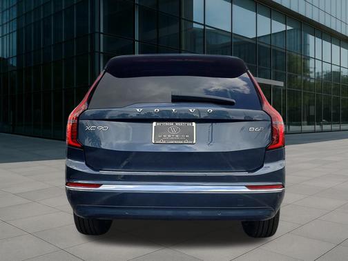 2026 Volvo XC90 B6 Core