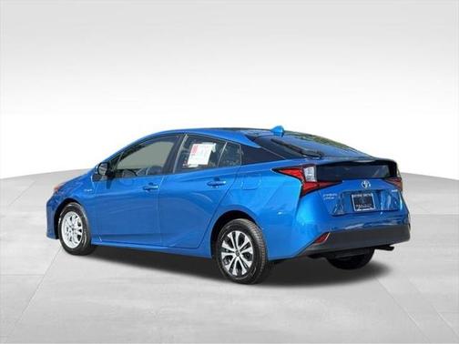 2021 Toyota Prius LE