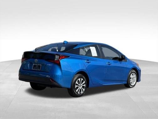 2021 Toyota Prius LE