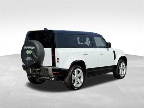 2025 Land Rover Defender X-Dynamic SE