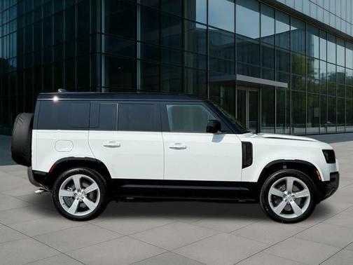2025 Land Rover Defender 110 P500 X-Dynamic SE