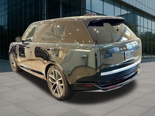 2025 Land Rover Range Rover P550e Autobiography