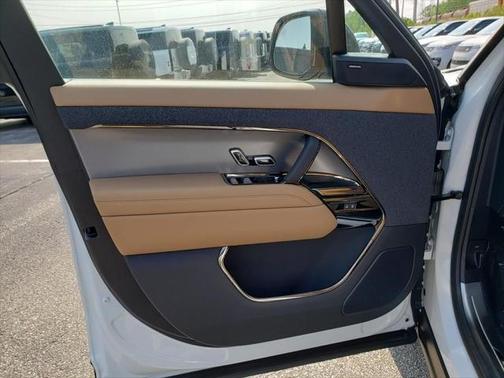 2025 Land Rover Range Rover Sport SE