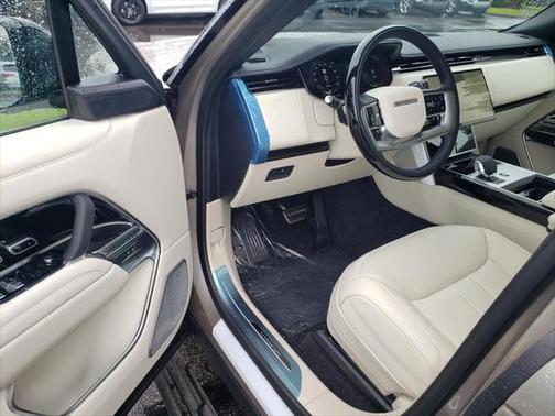 2025 Land Rover Range Rover P550e Autobiography