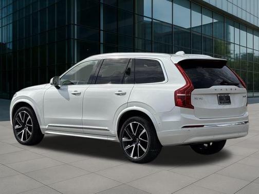 2024 Volvo XC90 B6 Plus Bright Theme 6-Seater