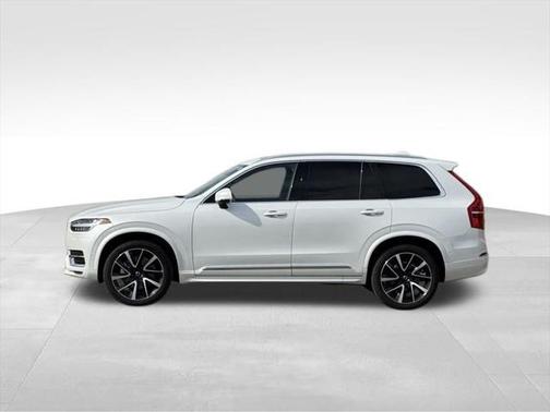 2024 Volvo XC90 B6 Plus Bright Theme 6-Seater