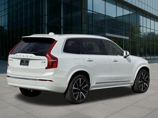 2024 Volvo XC90 B6 Plus Bright Theme 6-Seater