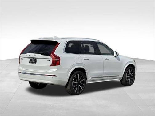 2024 Volvo XC90 B6 Plus Bright Theme 6-Seater