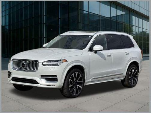 2024 Volvo XC90 B6 Plus Bright Theme 6-Seater