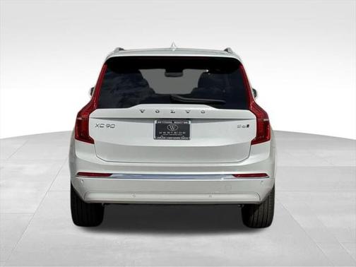 2024 Volvo XC90 B6 Plus Bright Theme 6-Seater