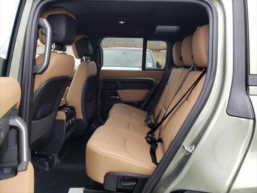 2025 Land Rover Defender 110 P400 X-Dynamic SE