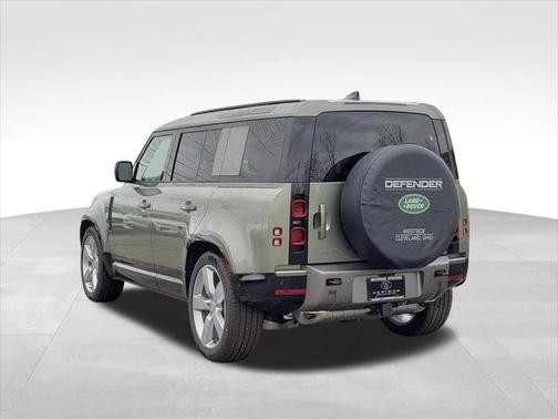 2025 Land Rover Defender 110 P400 X-Dynamic SE
