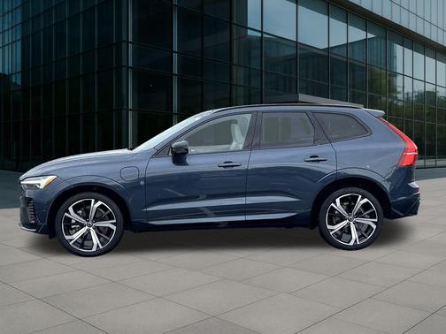 2025 Volvo XC60 Plug-In Hybrid T8 Ultra
