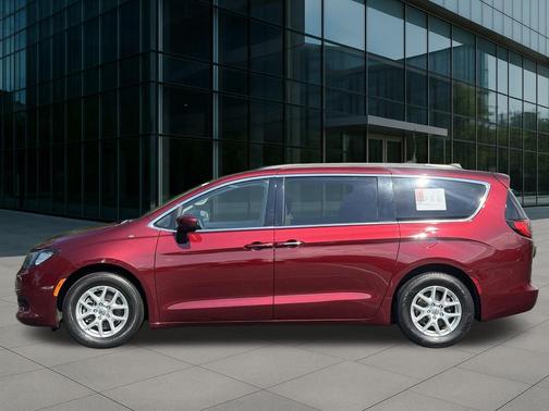2021 Chrysler Voyager LXI