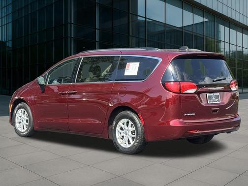 2021 Chrysler Voyager LXI