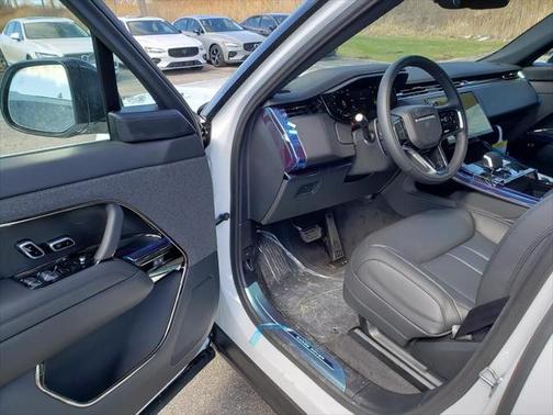 2025 Land Rover Range Rover Sport SE