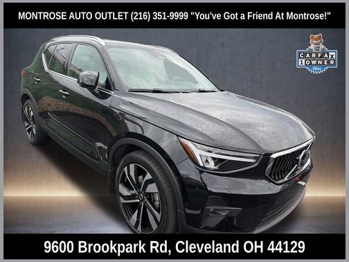 Onyx Black Metallic 2023 Volvo XC40 B5 Plus Bright Theme