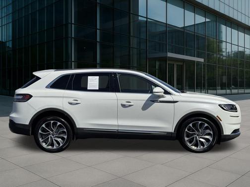 2022 Lincoln Nautilus Reserve