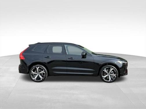 2025 Volvo XC60 Plug-In Hybrid T8 Ultra