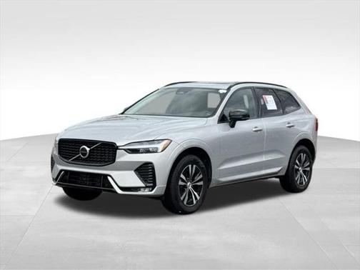 2024 Volvo XC60 B5 Core Dark Theme
