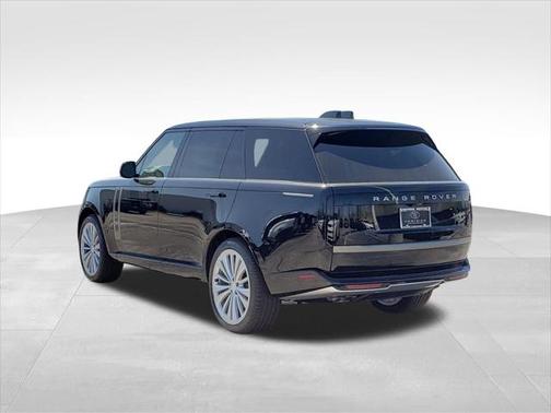 2025 Land Rover Range Rover P530 SE 7 Seat