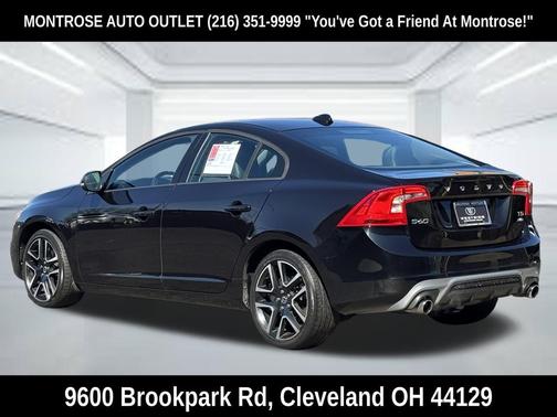 Onyx Black Metallic 2018 Volvo S60 T5 Dynamic