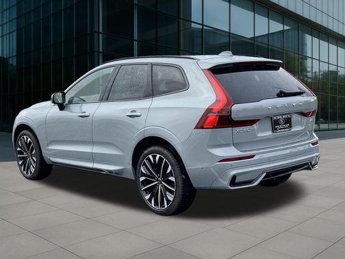 2026 Volvo XC60 B5 Ultra