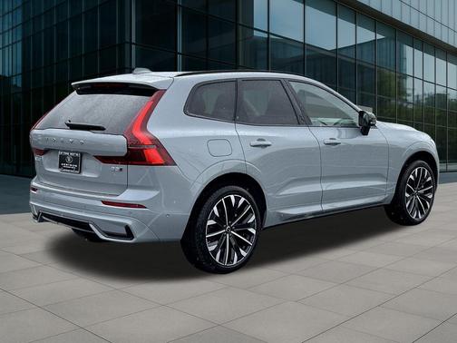 2026 Volvo XC60 B5 Ultra