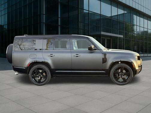2026 Land Rover Defender V8