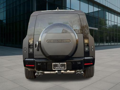 2026 Land Rover Defender V8