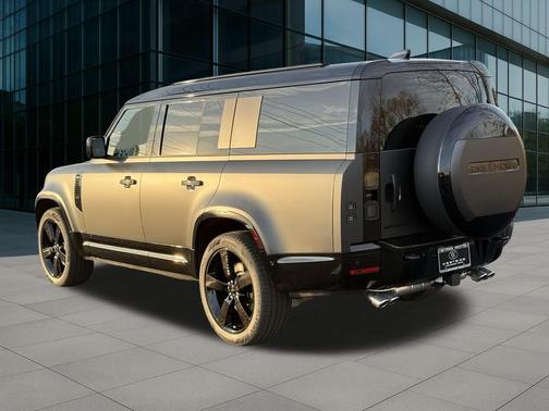 2026 Land Rover Defender V8