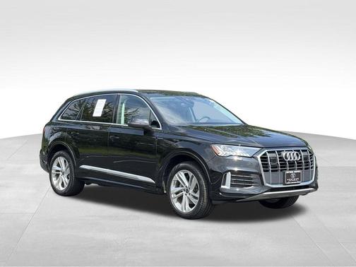 2023 Audi Q7 45 Premium Plus