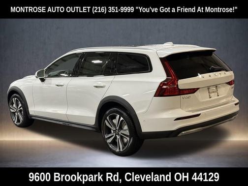 2026 Volvo V60 Cross Country Plus, B5 AWD Gas (mild hybrid)