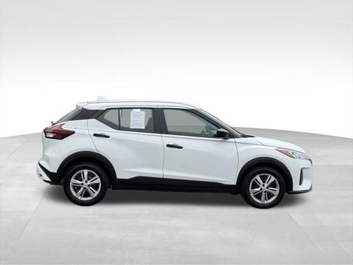 2023 Nissan Kicks S